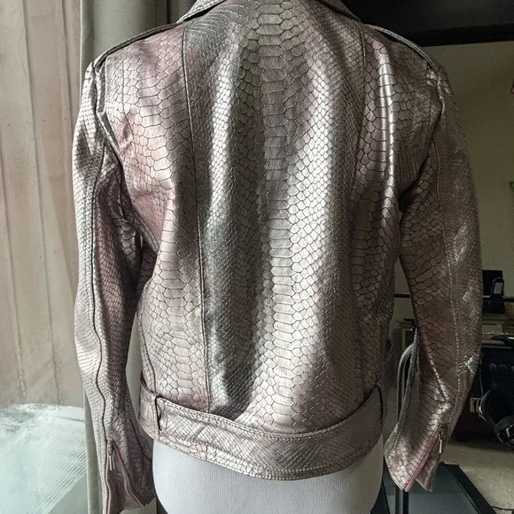 โจDARE TO DAZZLE: THE BLUMARINE SILVER MOTO JACKET โจ - Picture 2 of 7